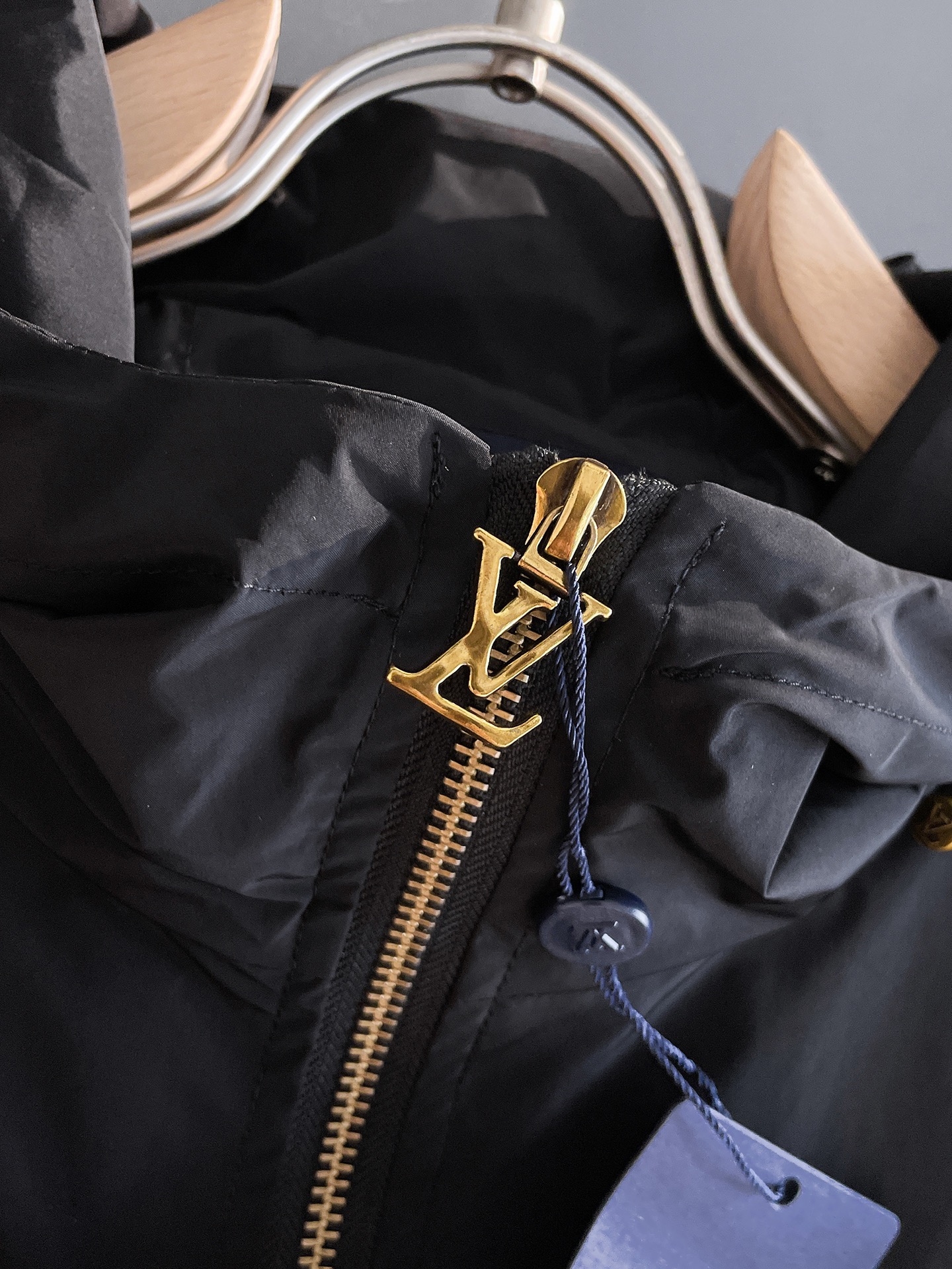 Hoodies & Sweatshirts