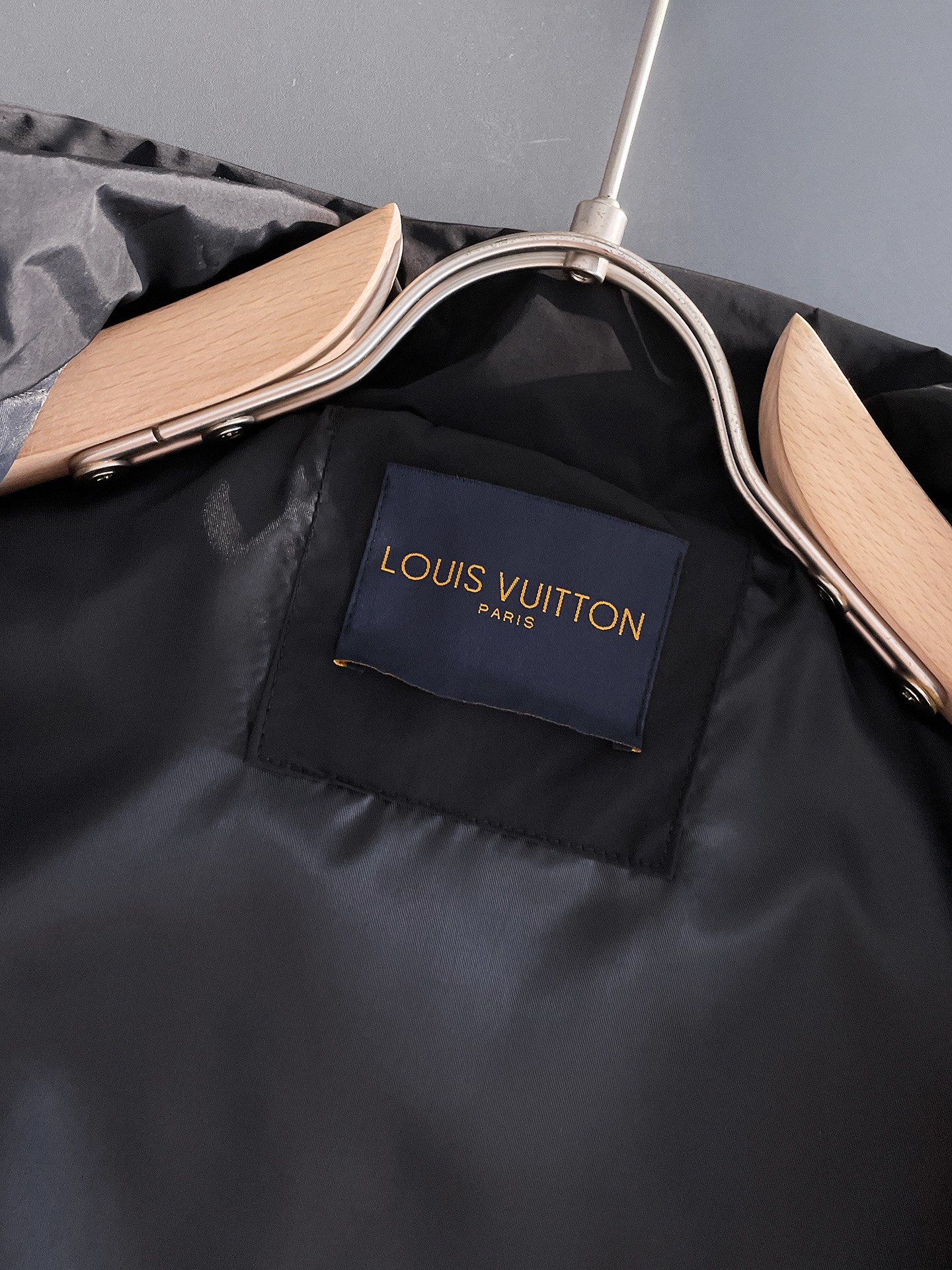 Hoodies & Sweatshirts