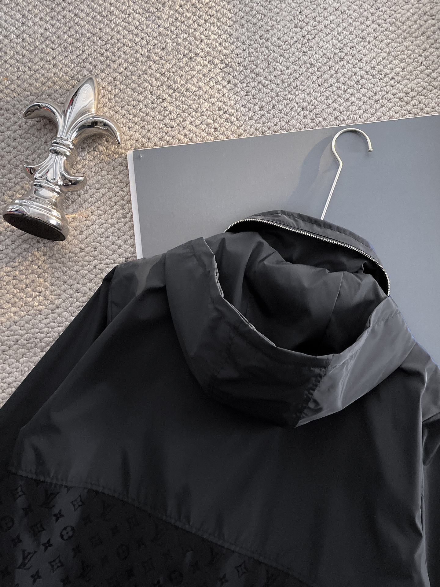 Hoodies & Sweatshirts