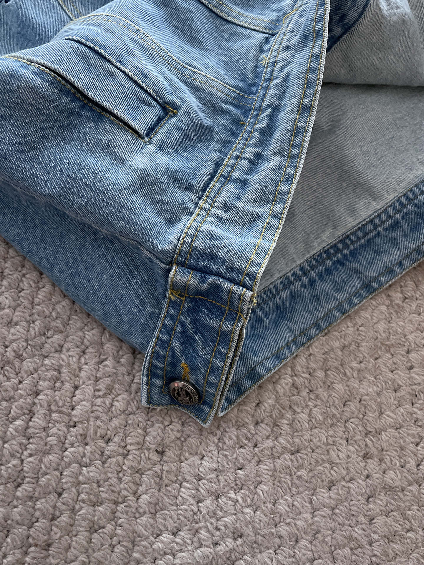 Hoodies & Sweatshirts