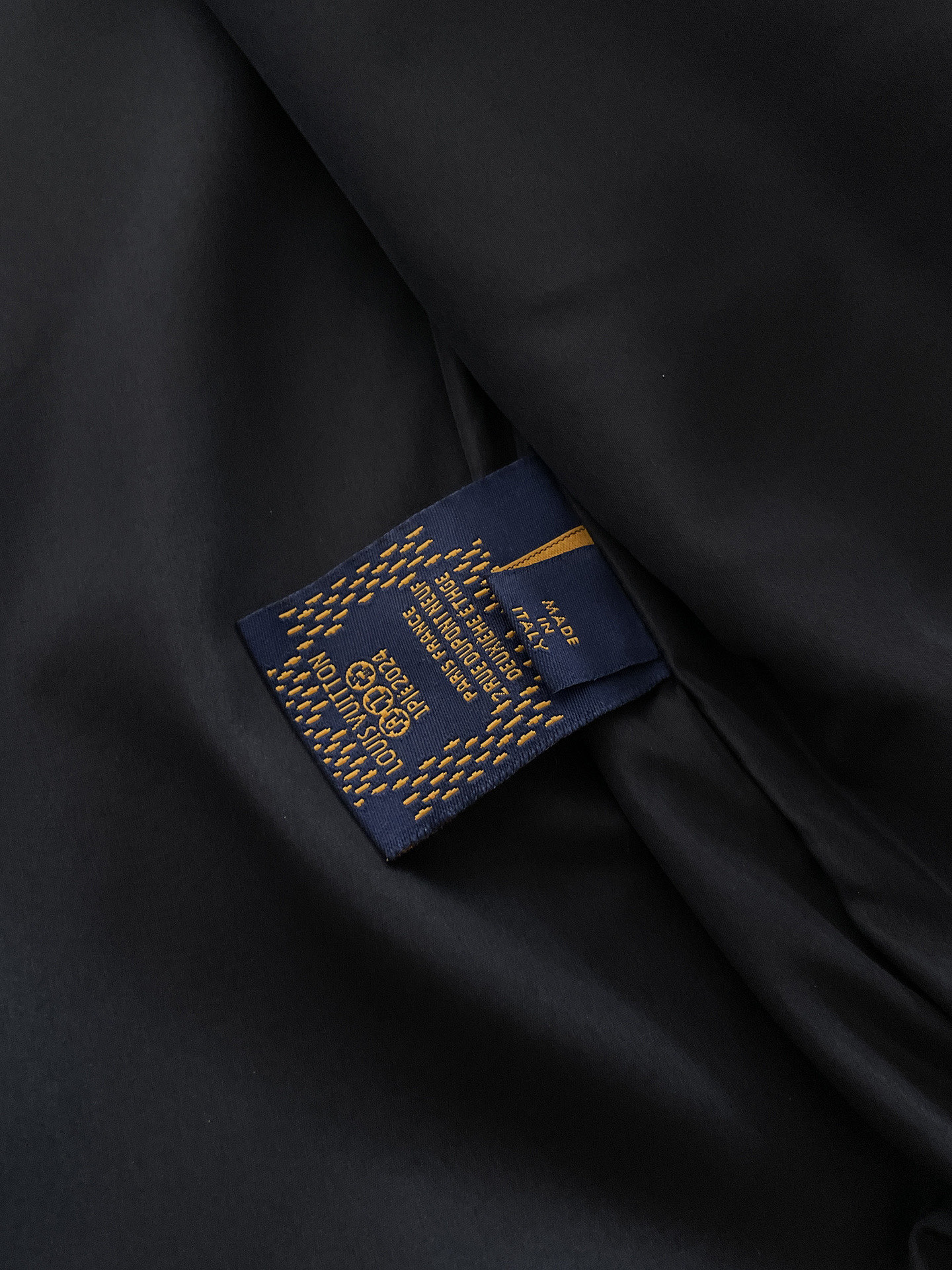 Hoodies & Sweatshirts