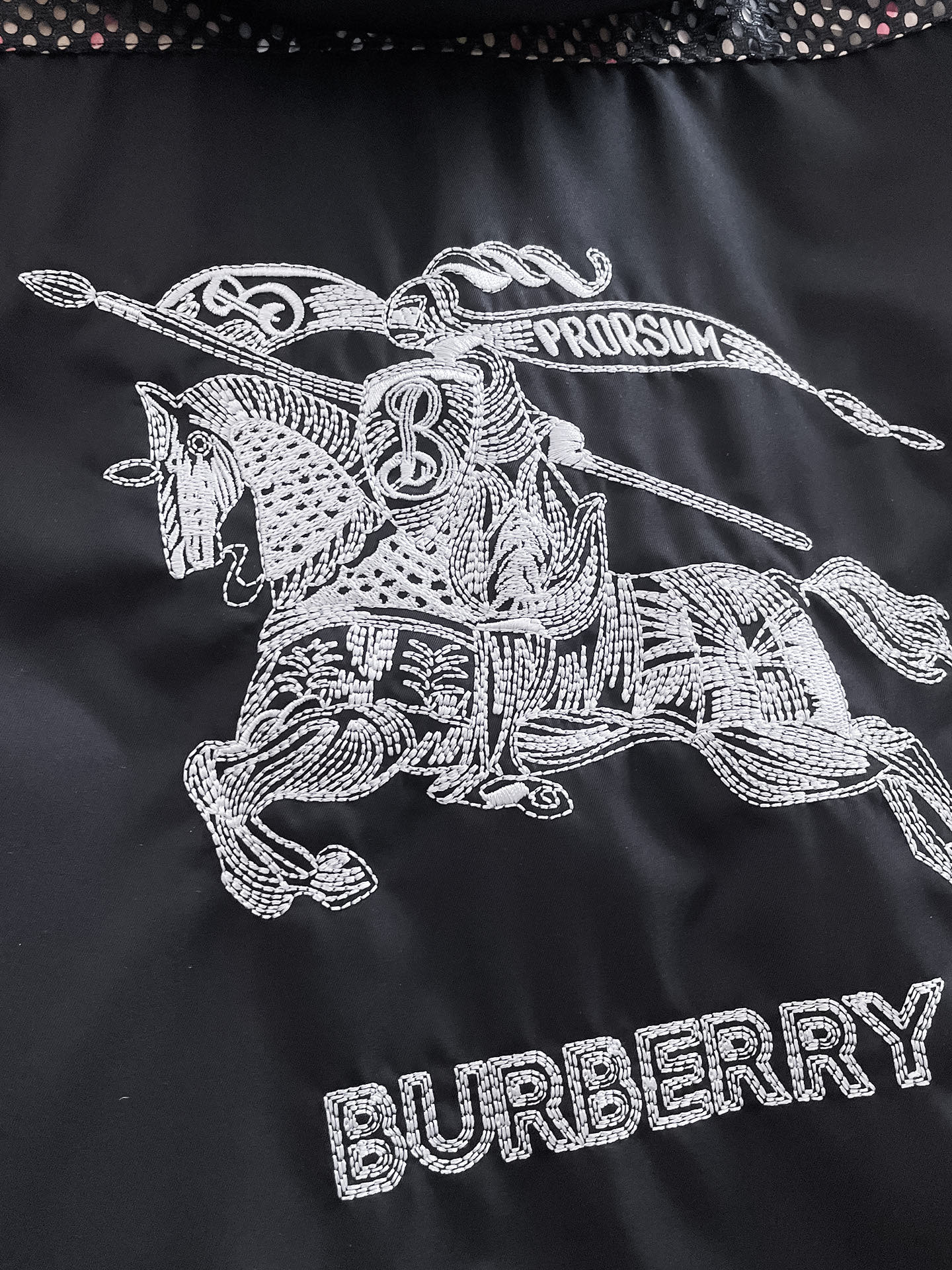 Hoodies & Sweatshirts