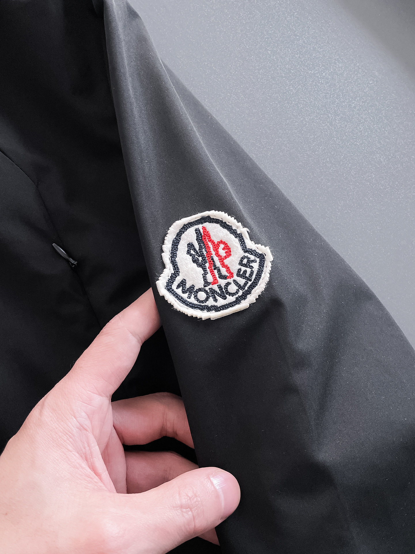 Hoodies & Sweatshirts