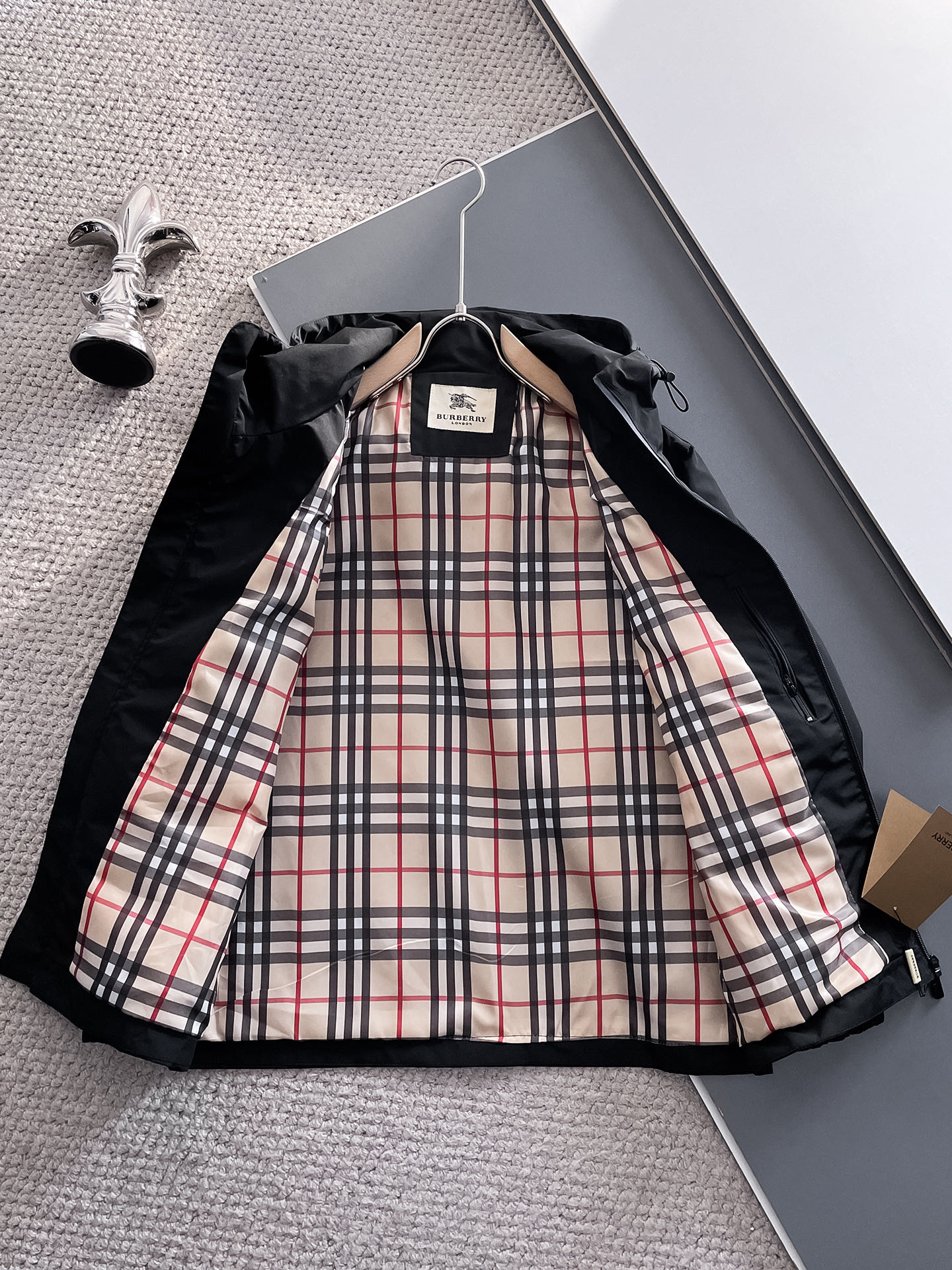 Hoodies & Sweatshirts