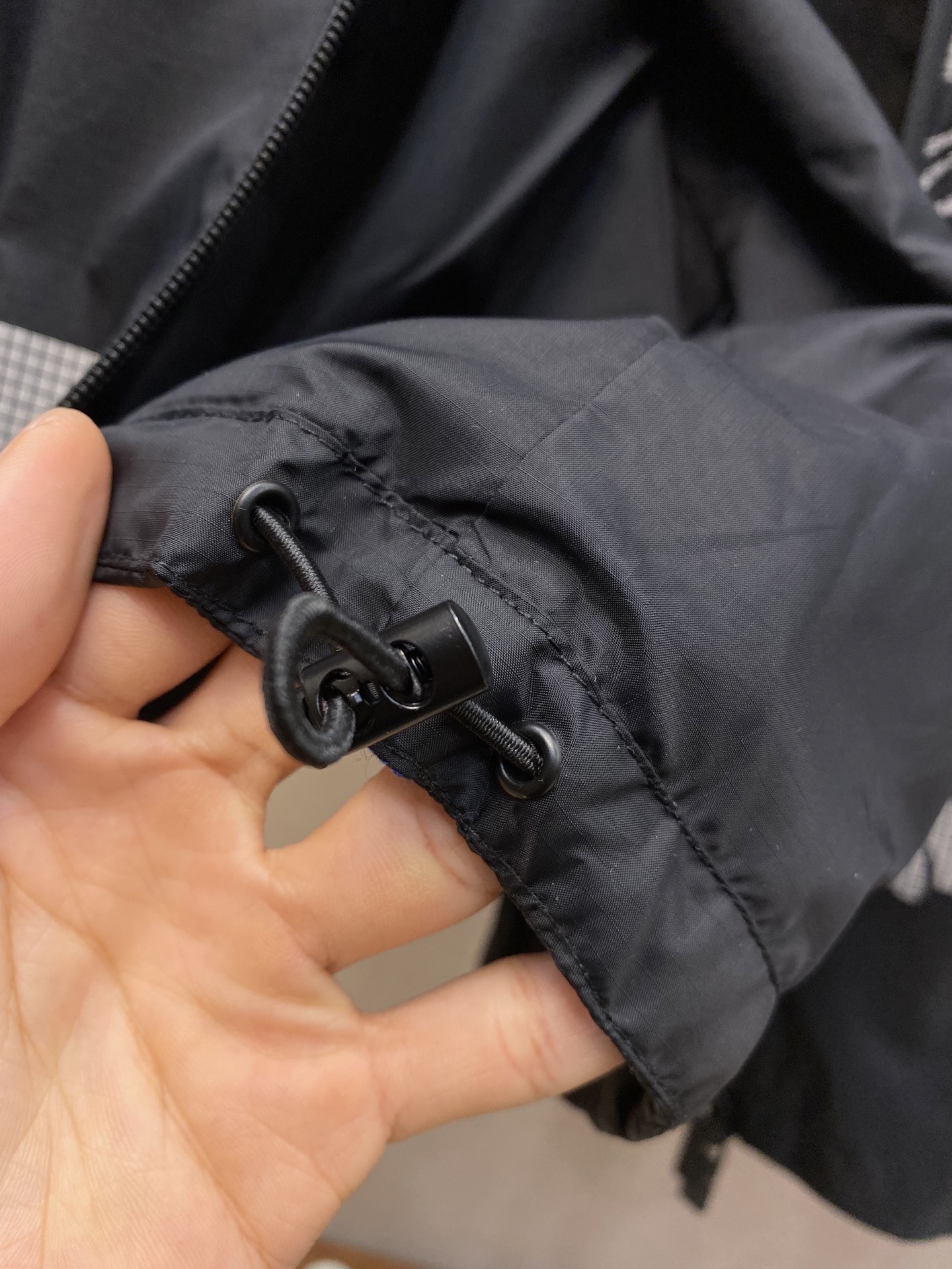 Hoodies & Sweatshirts