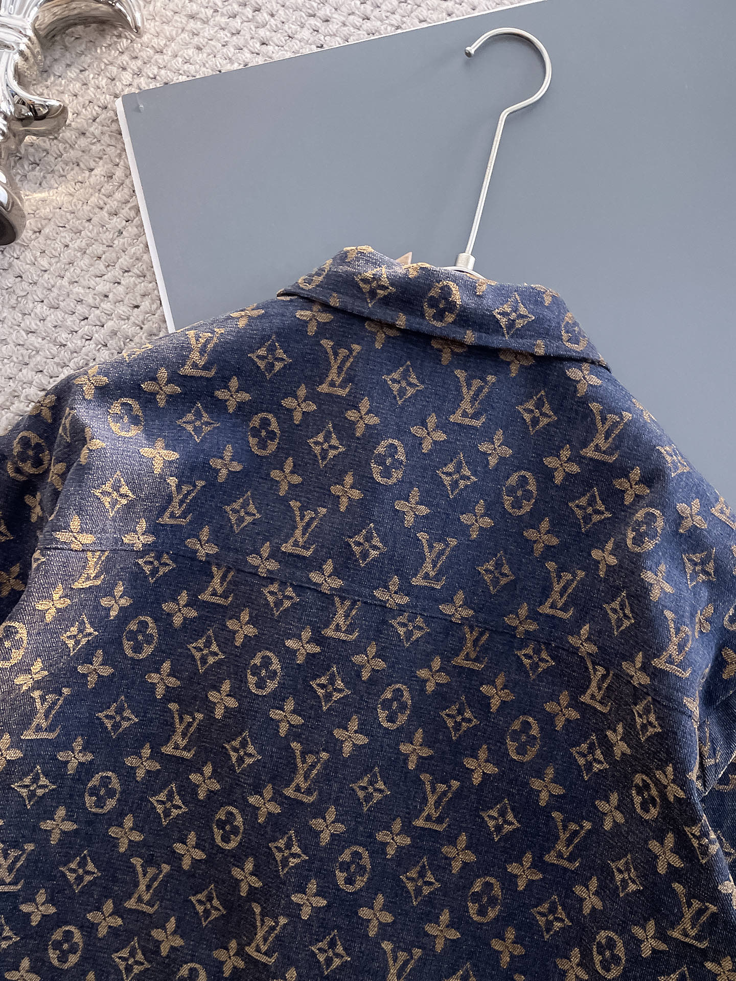 Hoodies & Sweatshirts