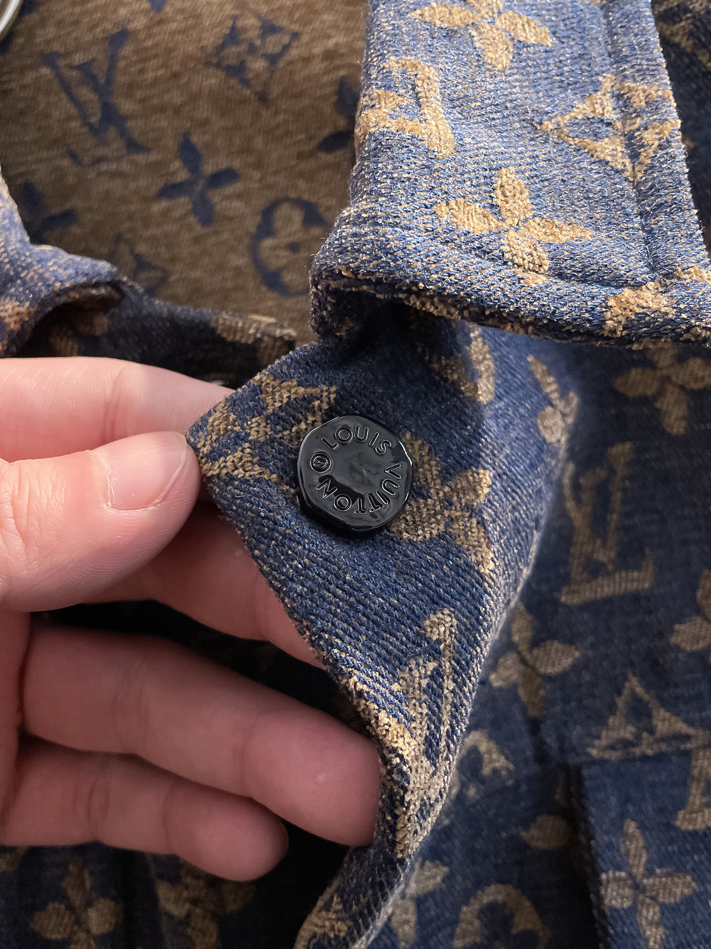 Hoodies & Sweatshirts