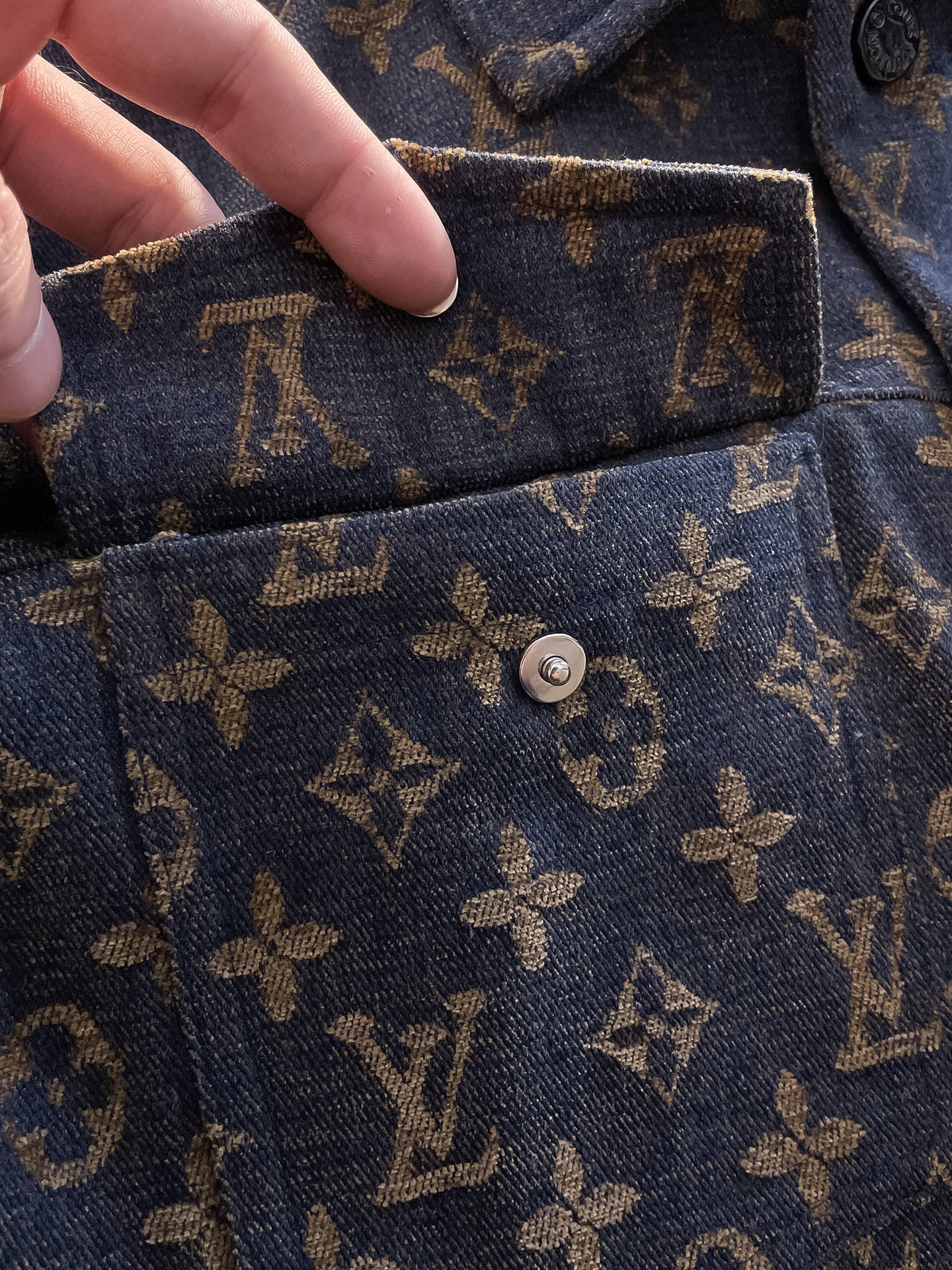 Hoodies & Sweatshirts