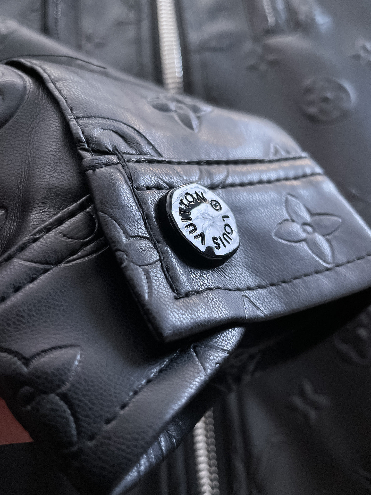 Hoodies & Sweatshirts