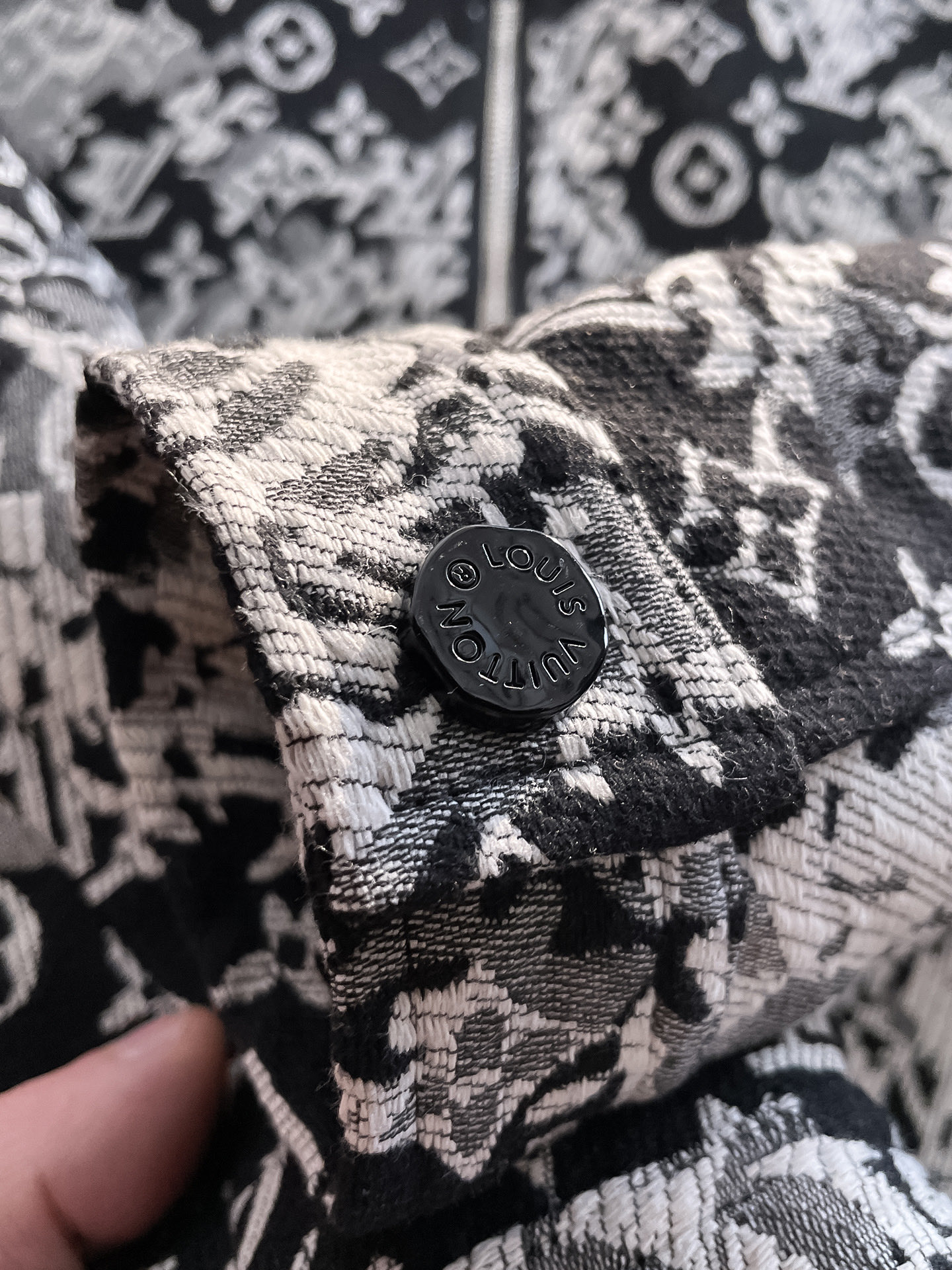 Hoodies & Sweatshirts