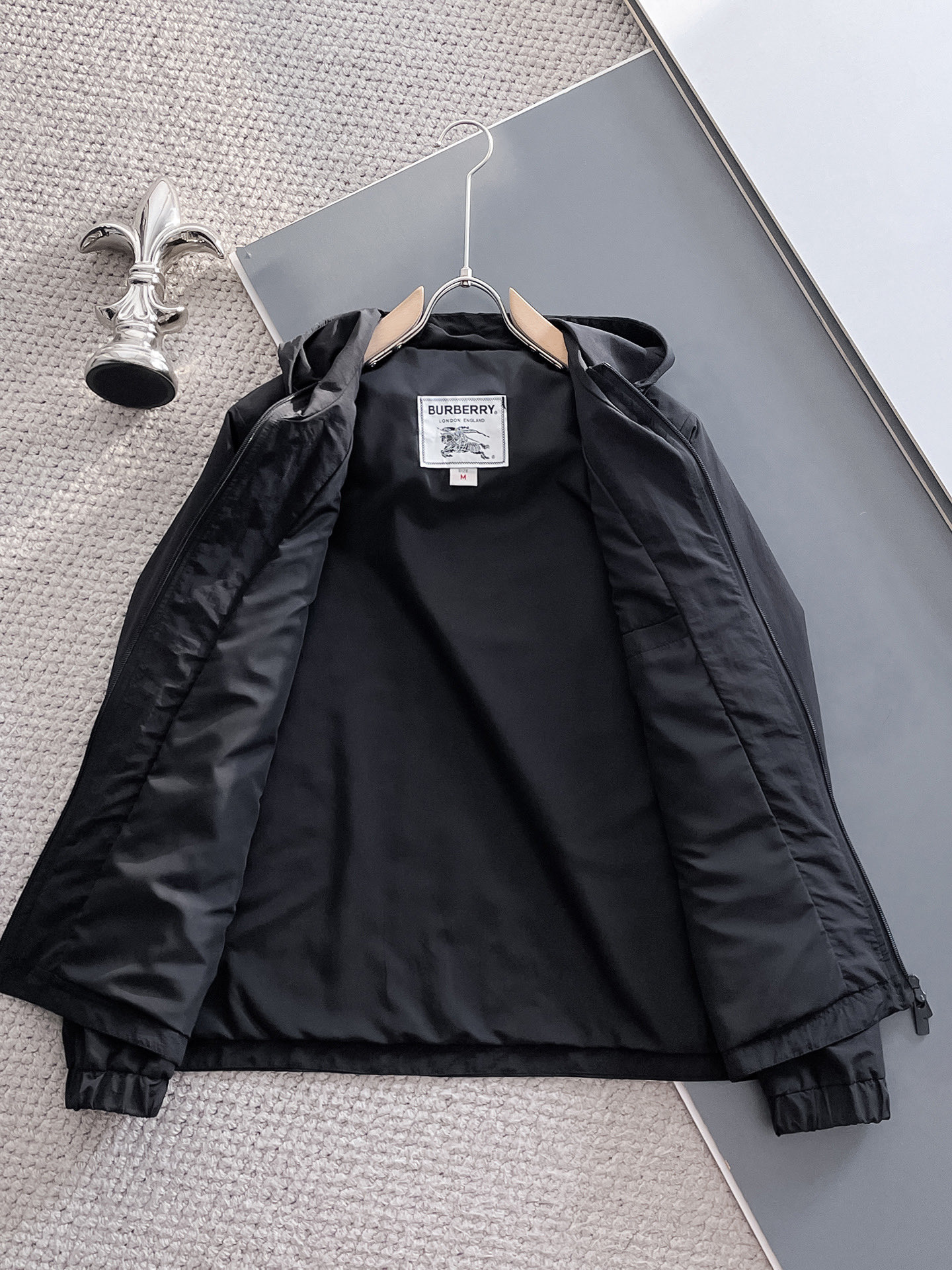 Hoodies & Sweatshirts