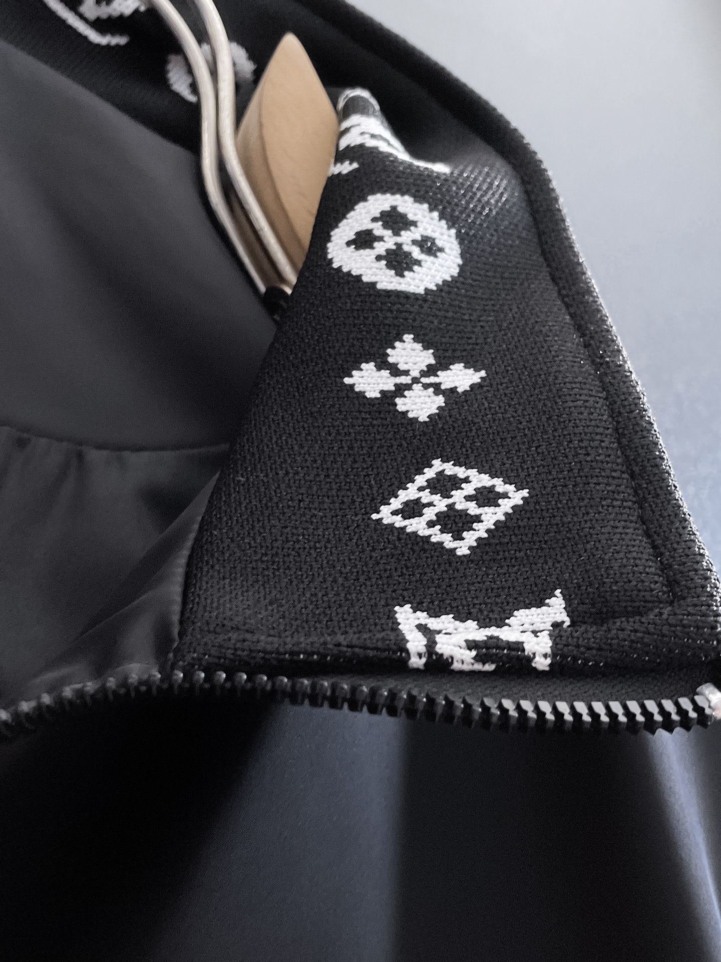 Hoodies & Sweatshirts