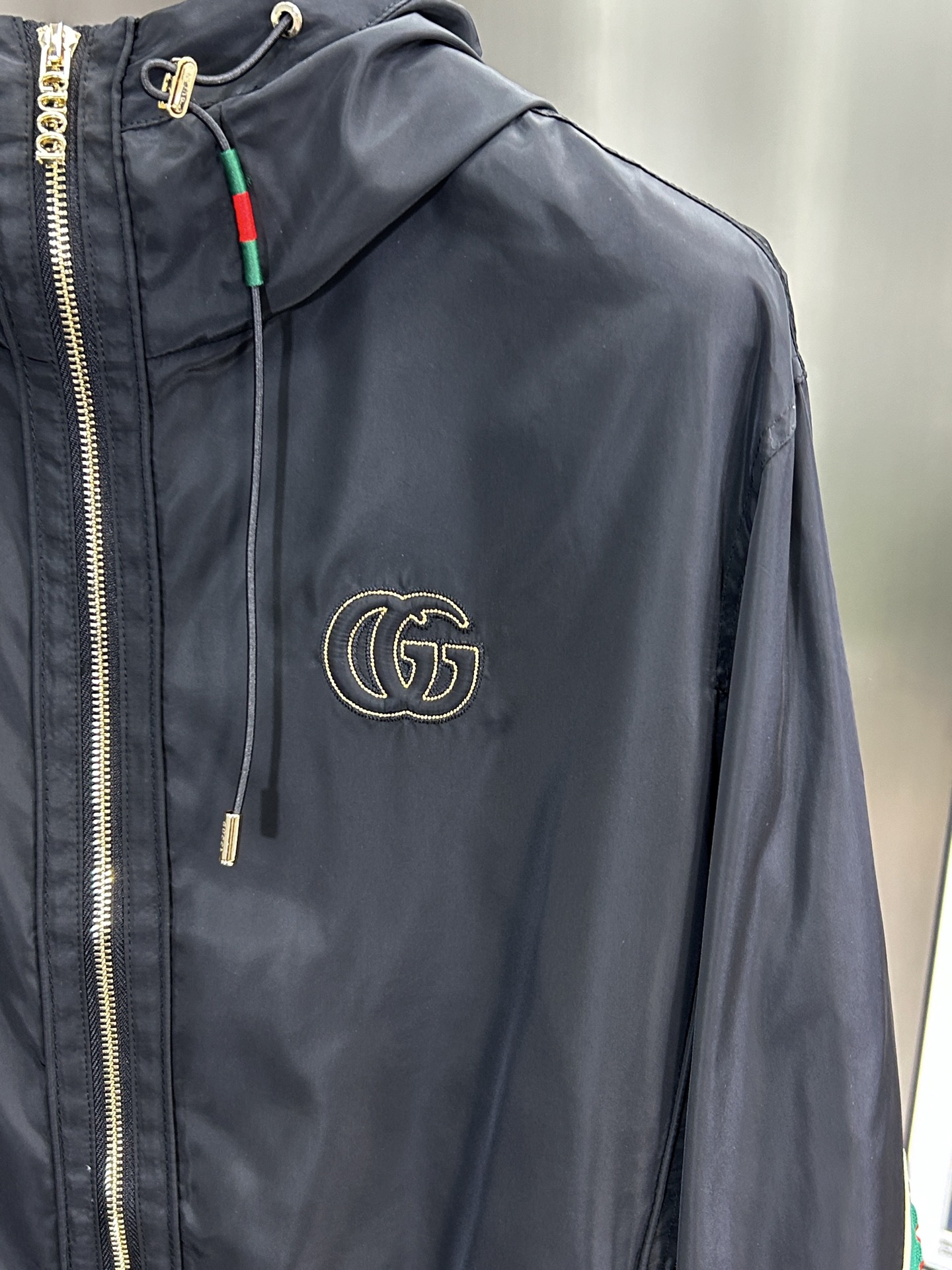 Hoodies & Sweatshirts