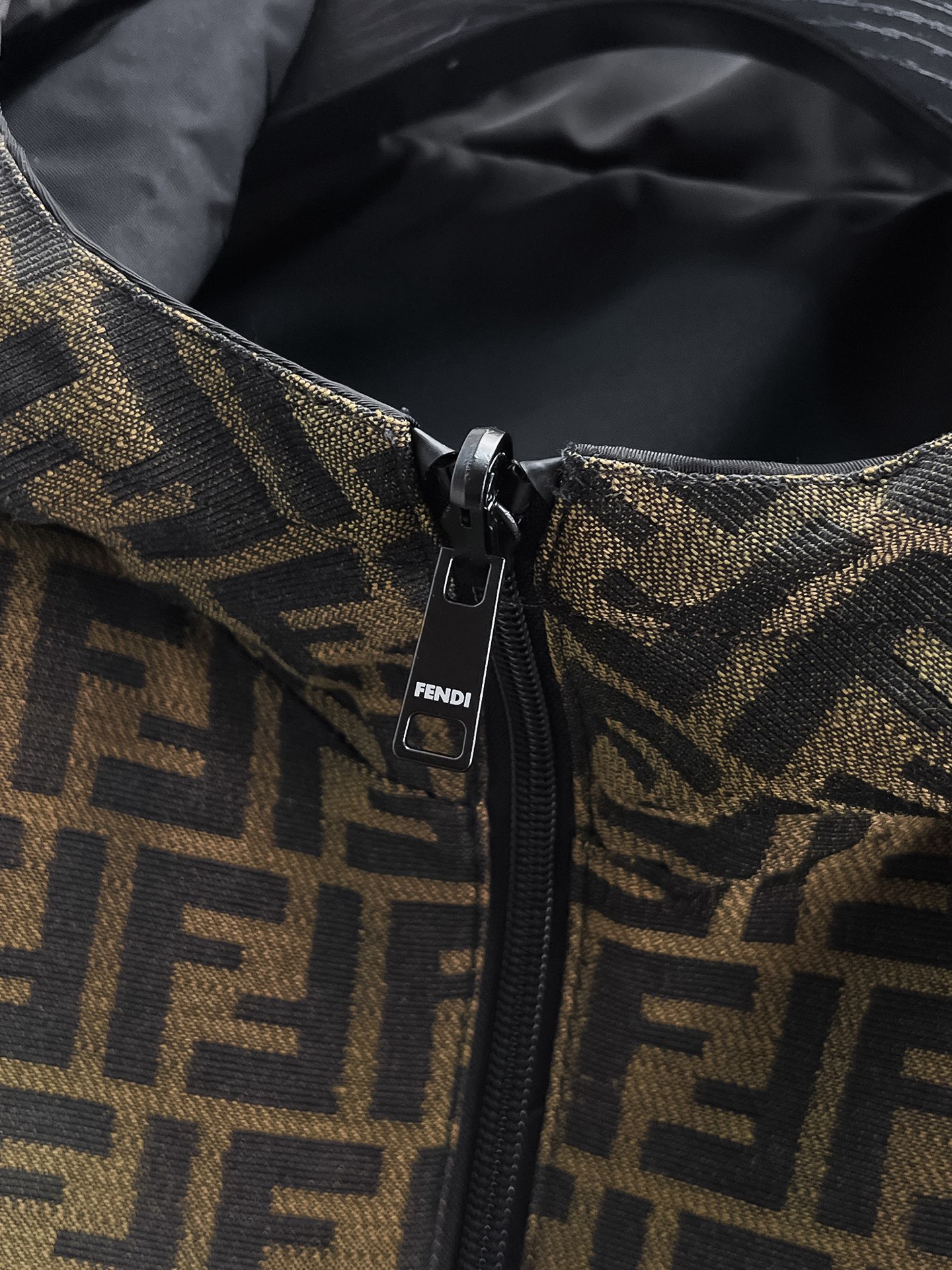 Hoodies & Sweatshirts