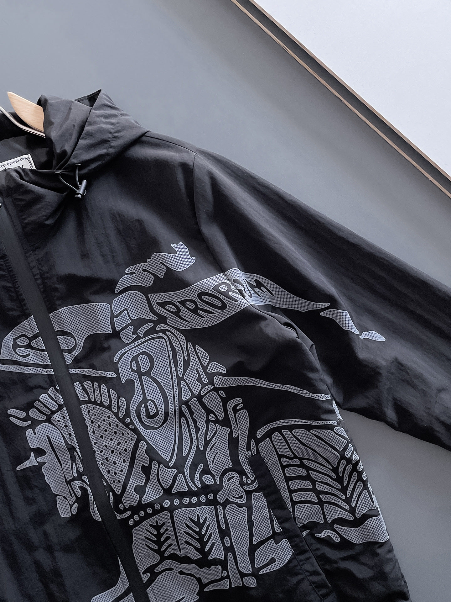 Hoodies & Sweatshirts