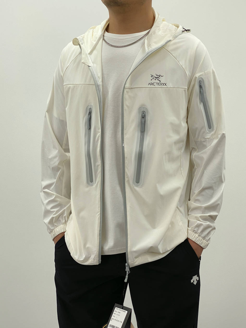 Hoodies & Sweatshirts