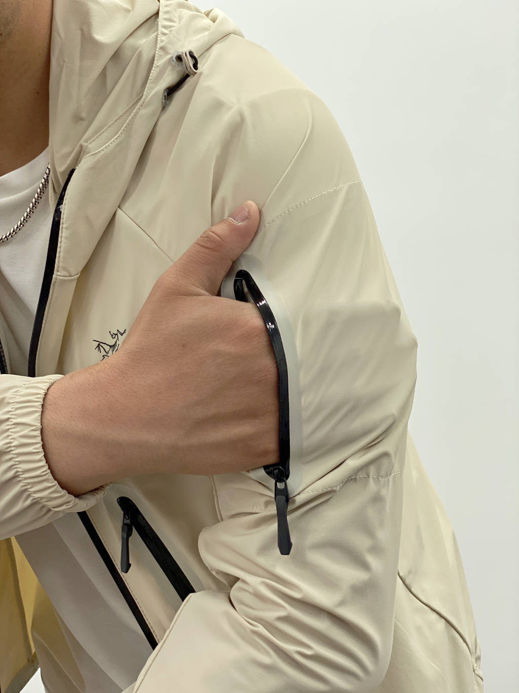 Hoodies & Sweatshirts