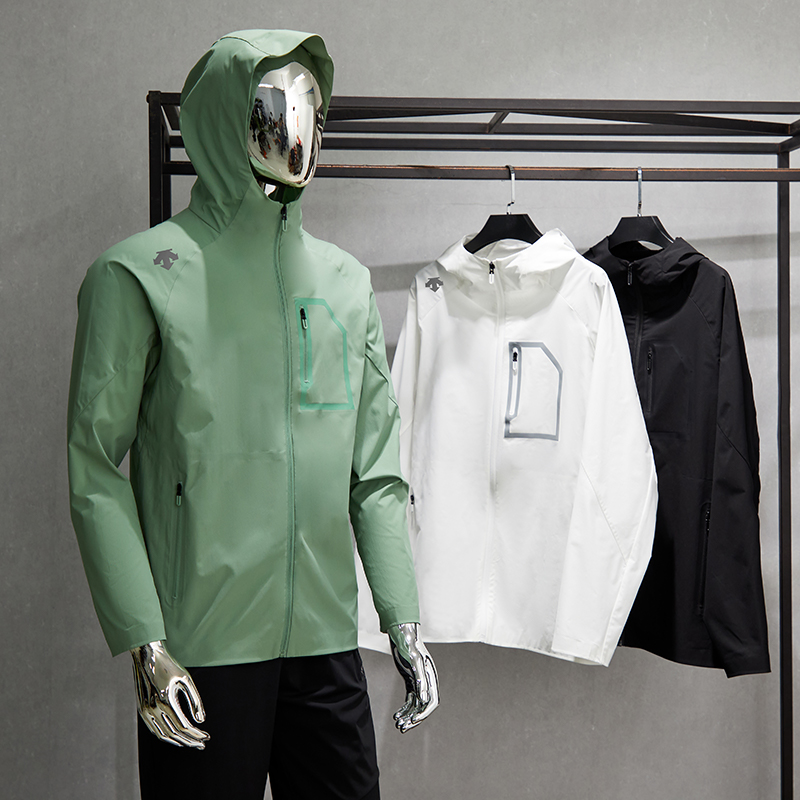 Hoodies & Sweatshirts