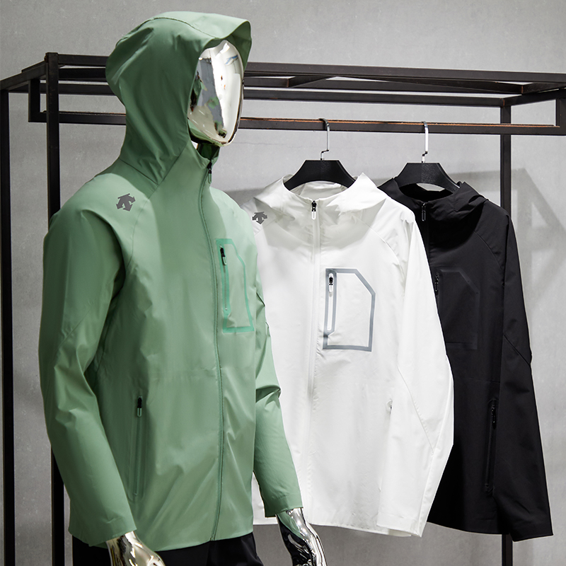 Hoodies & Sweatshirts