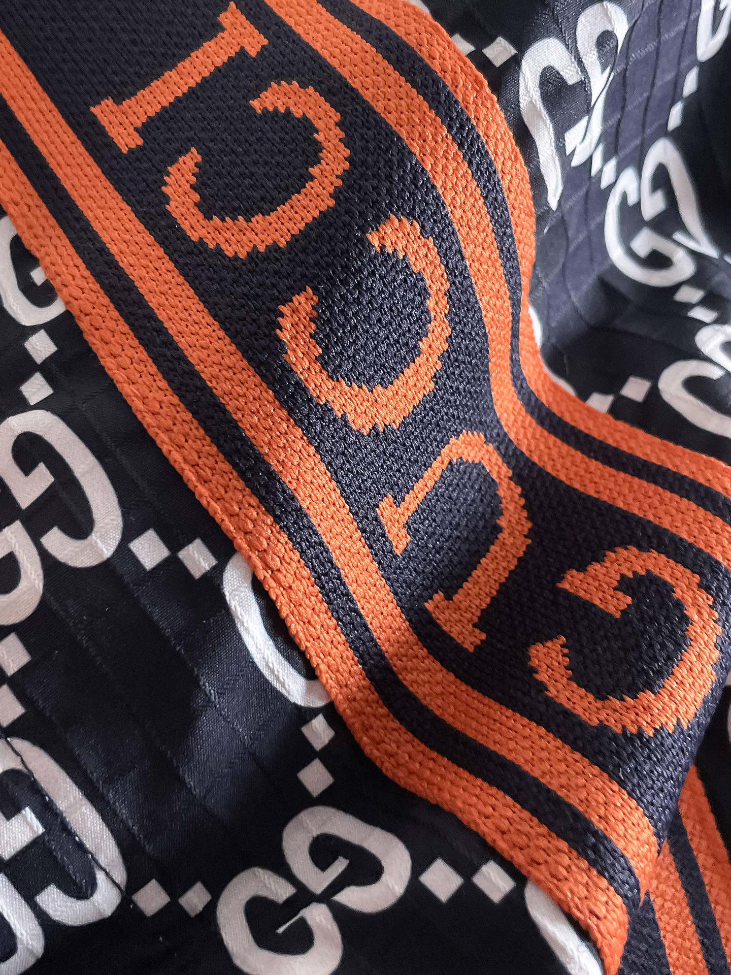 Hoodies & Sweatshirts