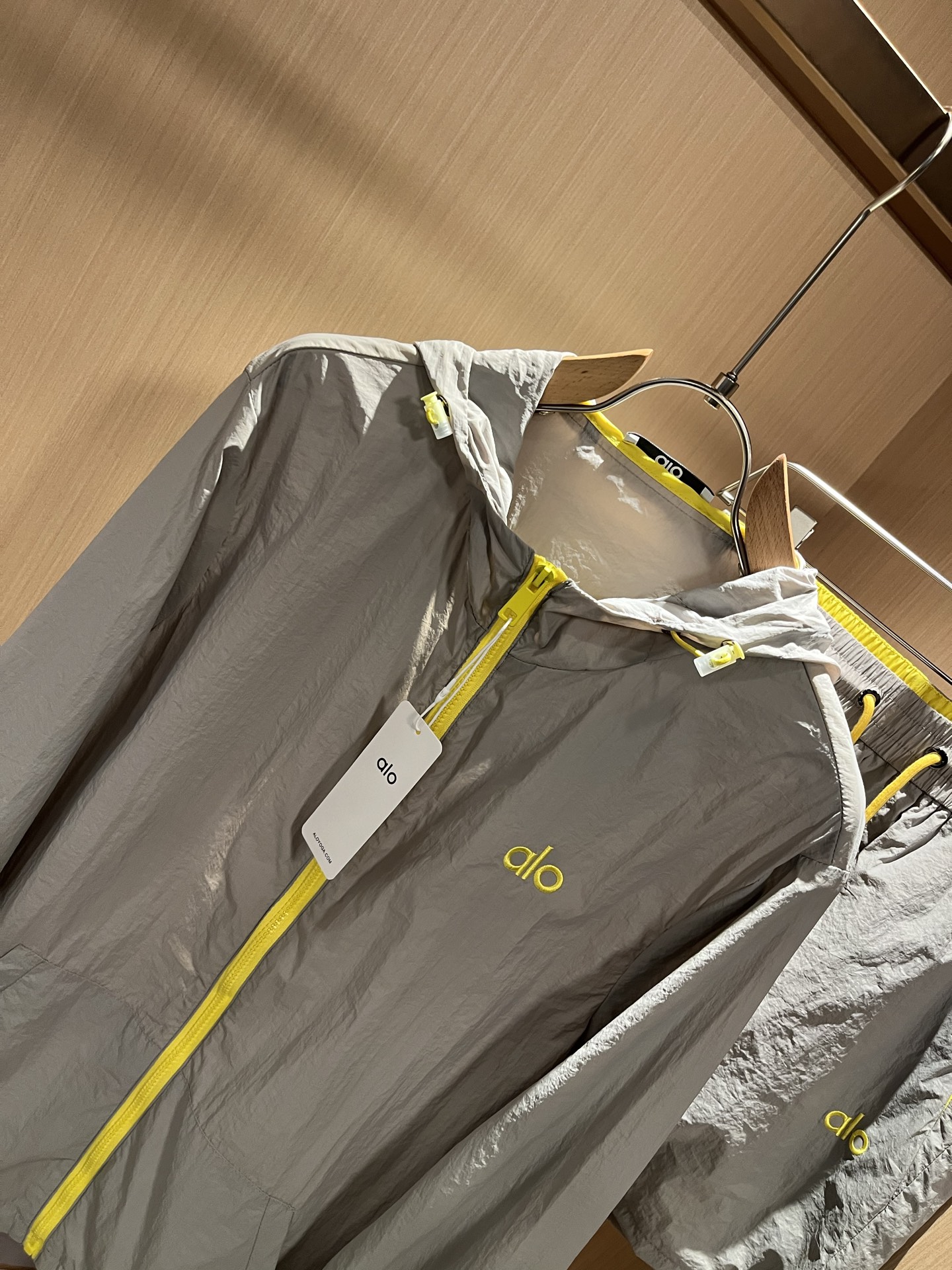 Hoodies & Sweatshirts