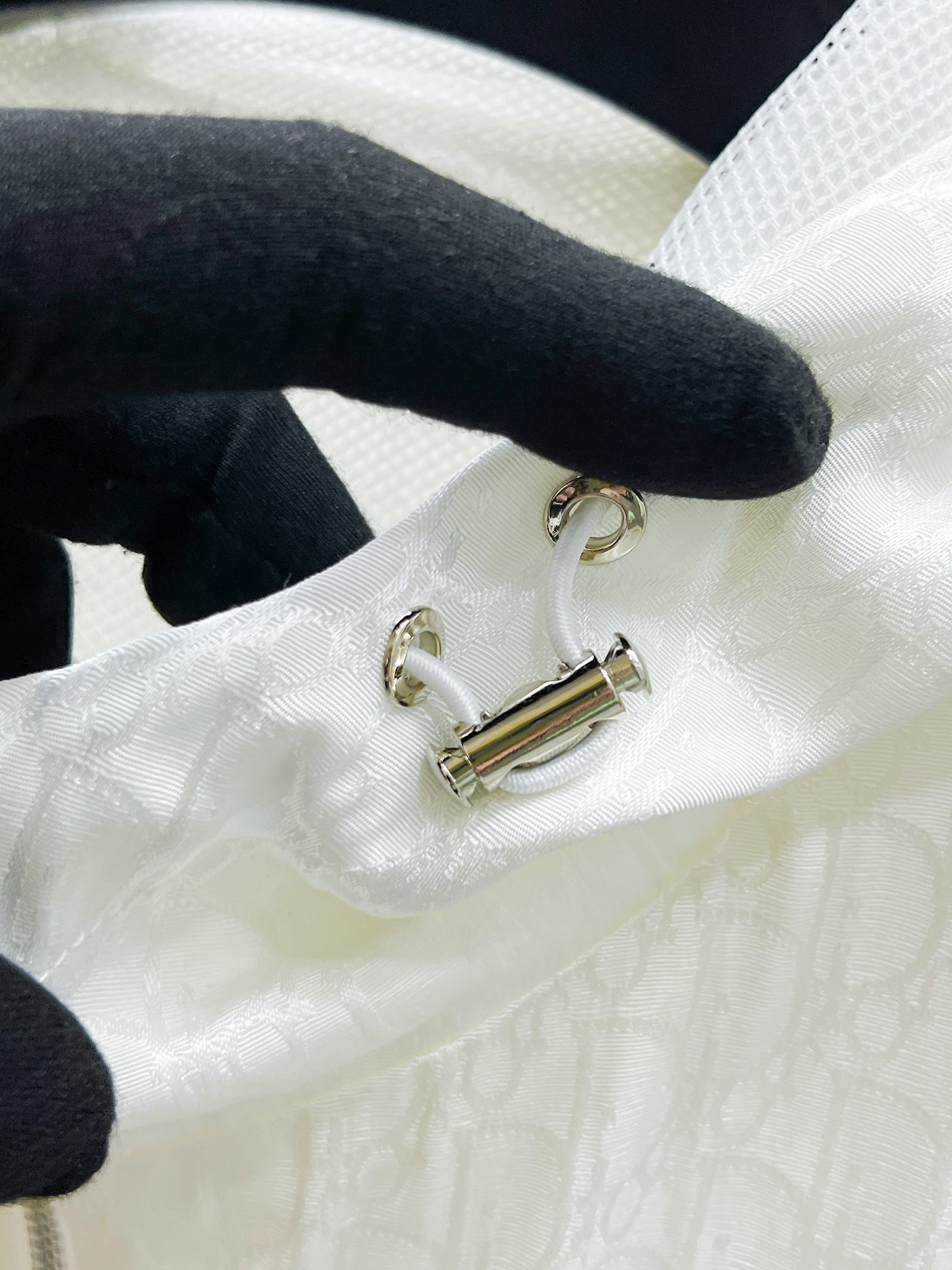 Hoodies & Sweatshirts