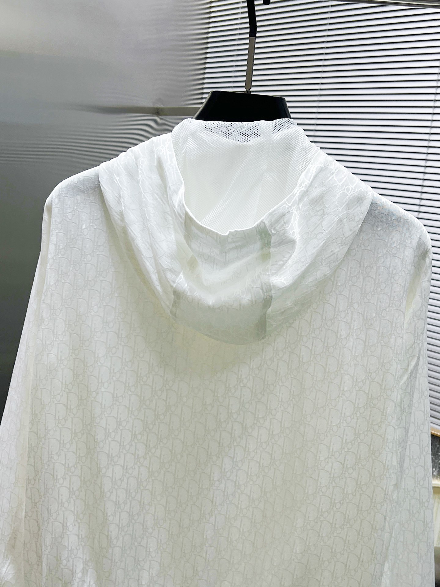 Hoodies & Sweatshirts