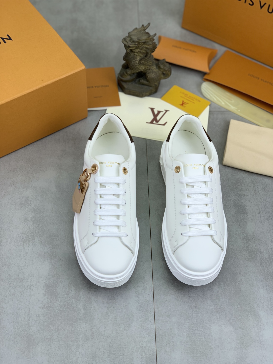 LVShoes
