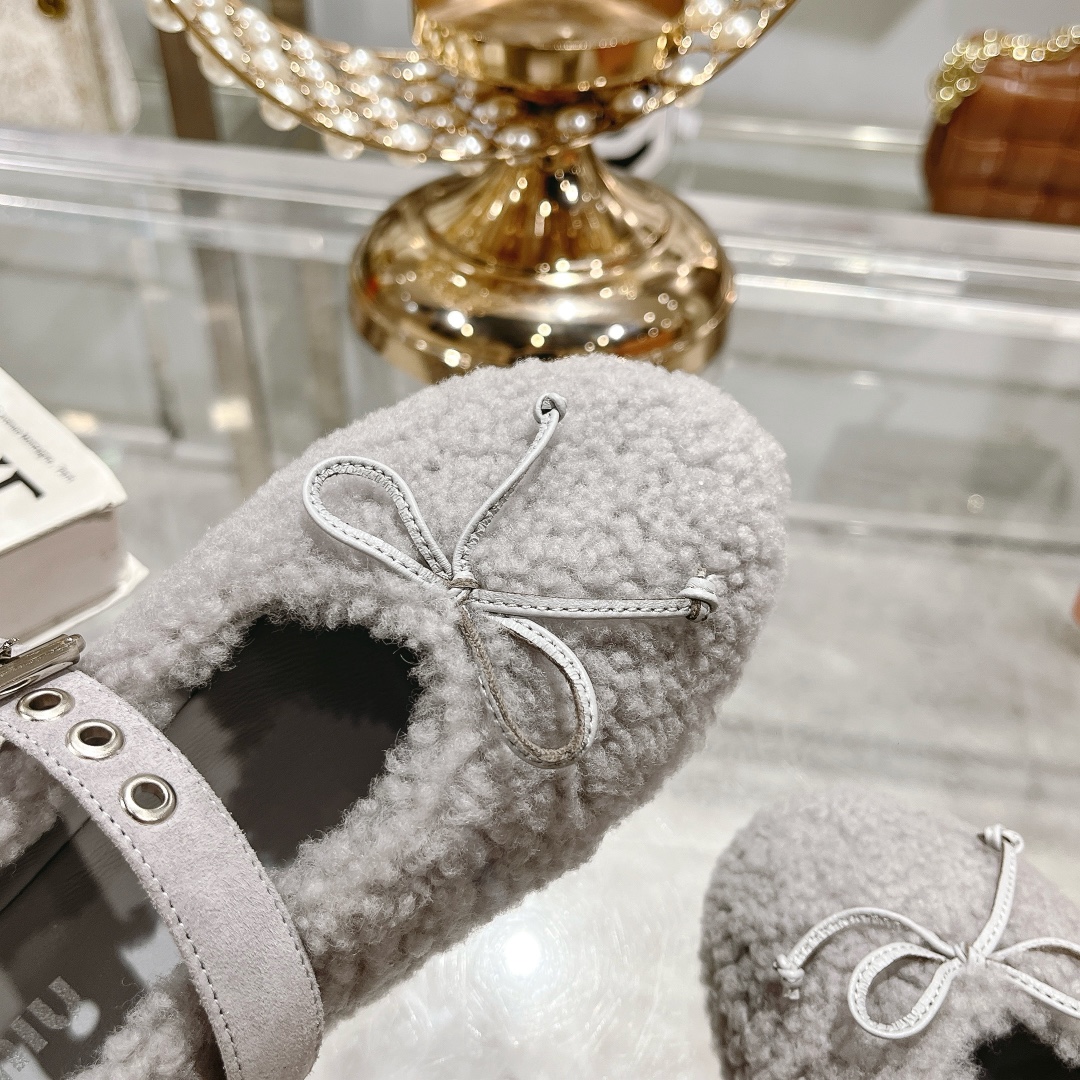 Womens shoes collection