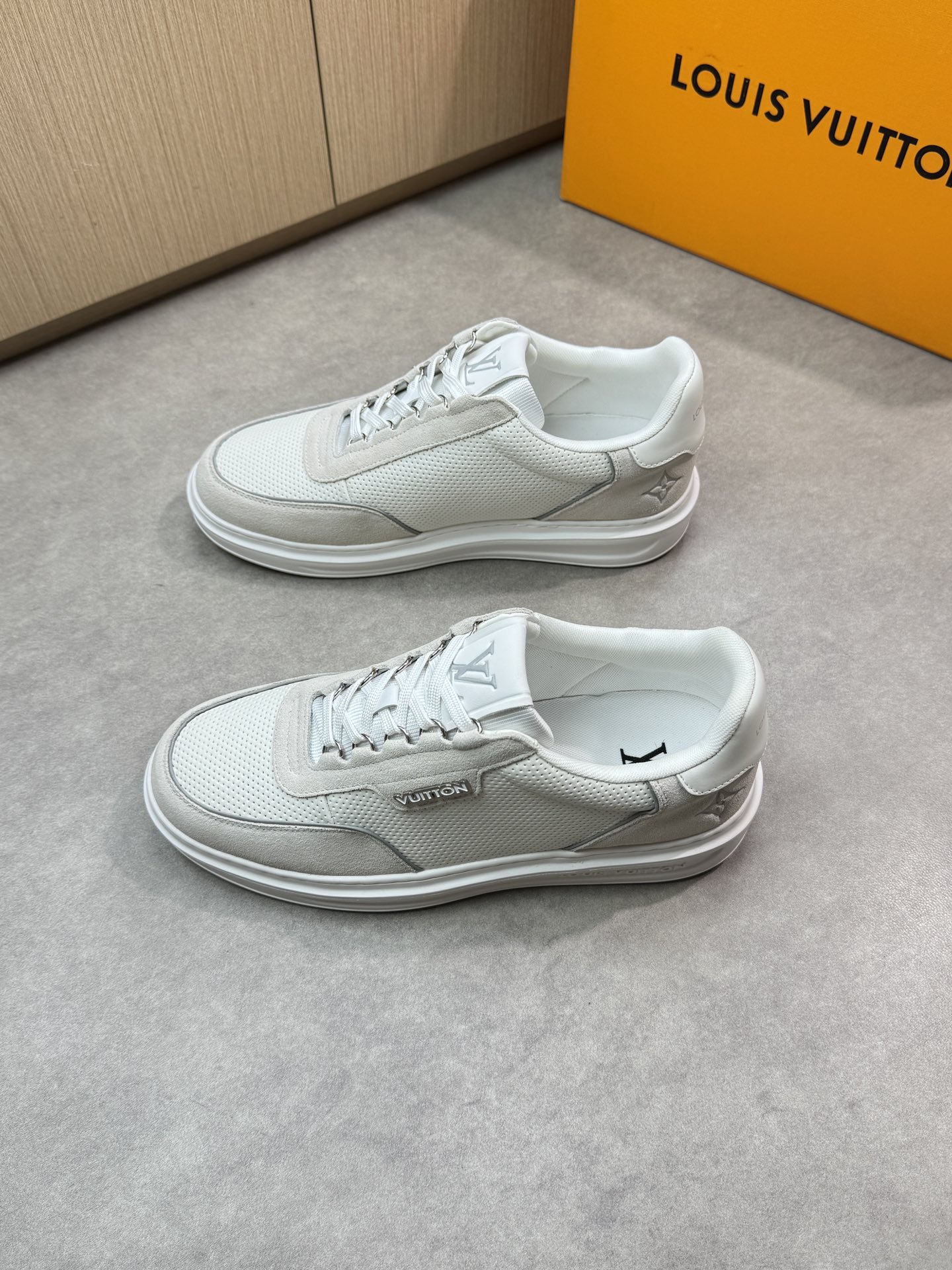 LVShoes