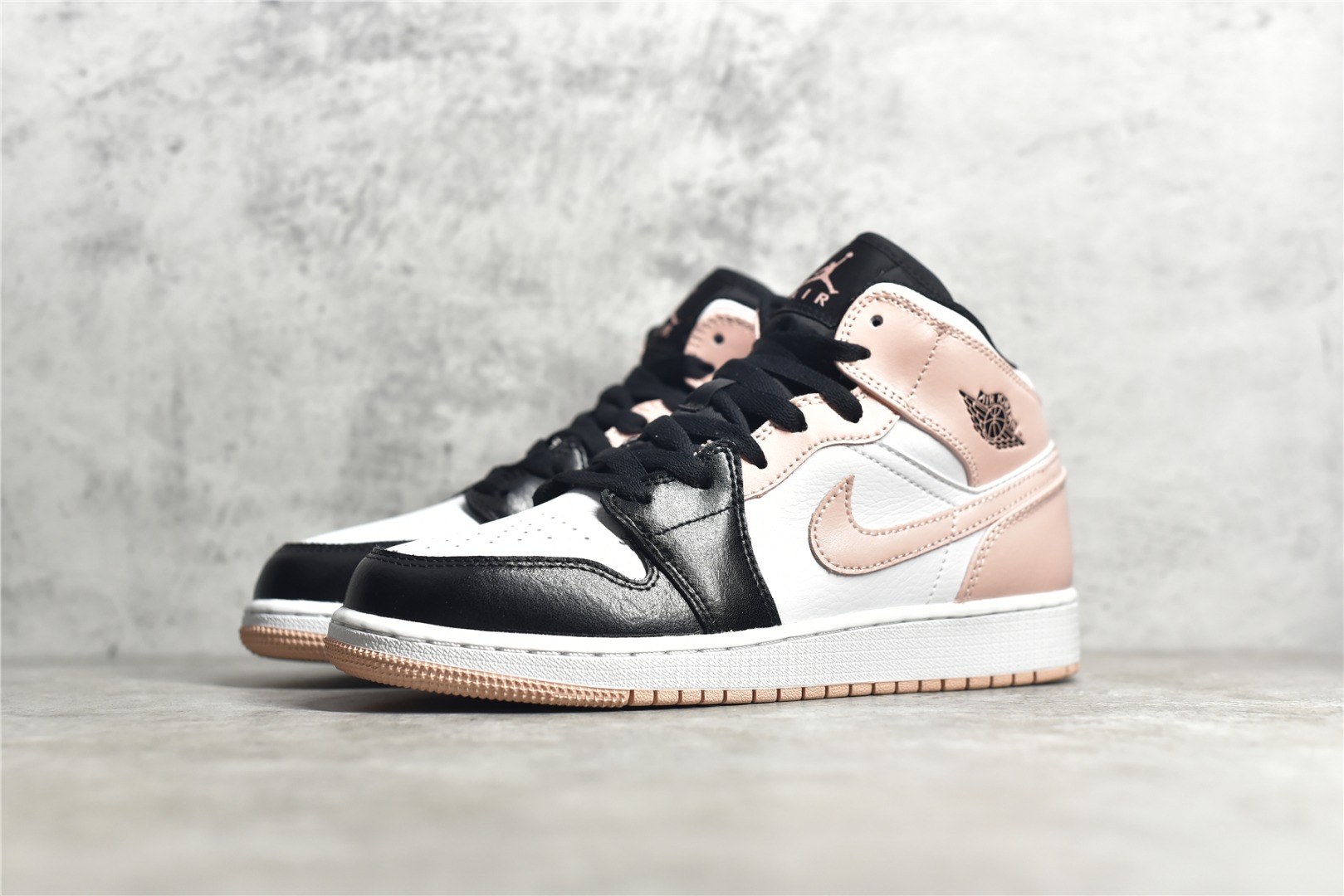 AirJordan1MidSHOES