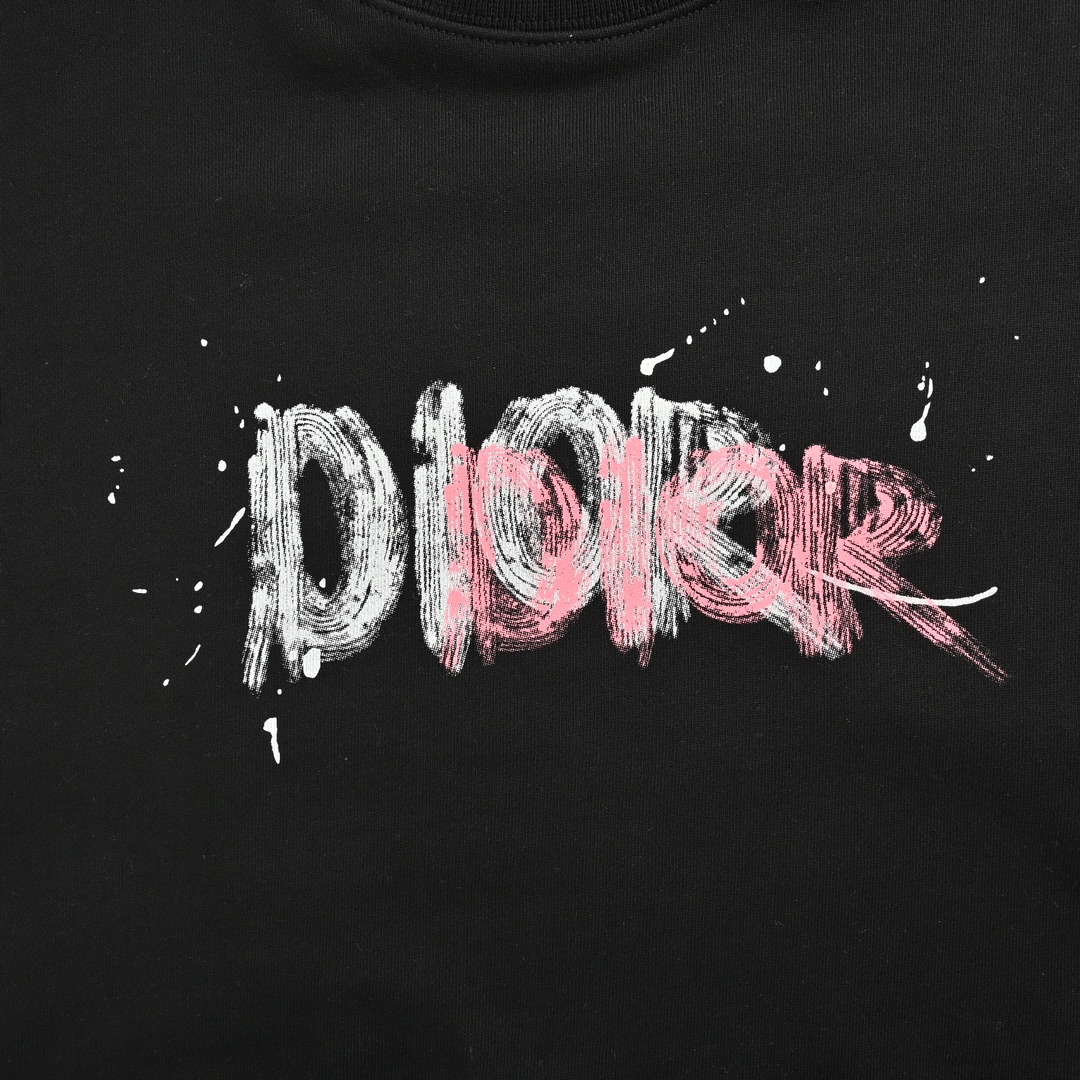 Hoodies & Sweatshirts