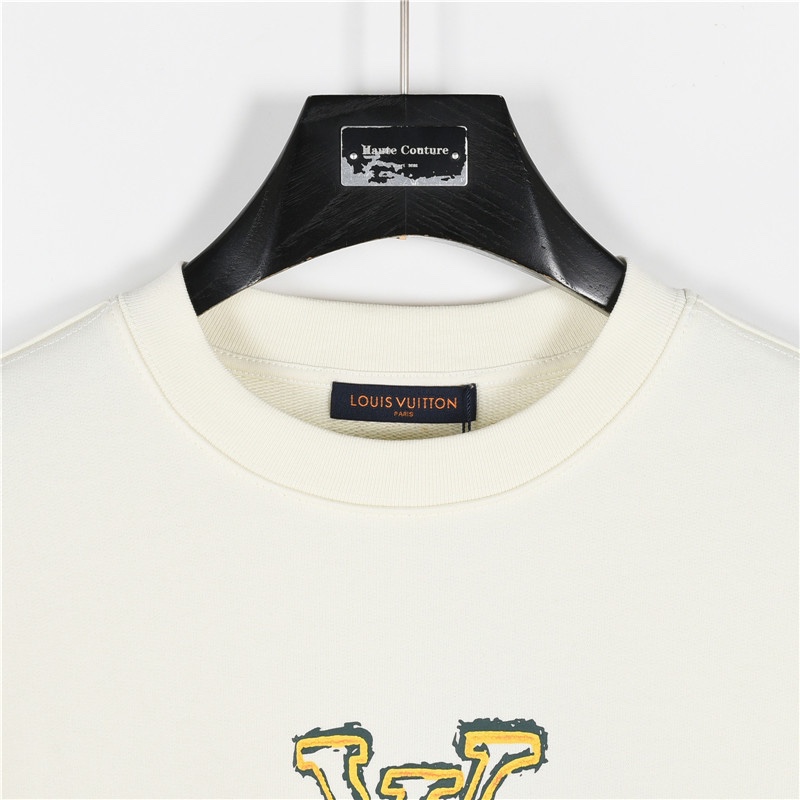 Hoodies & Sweatshirts