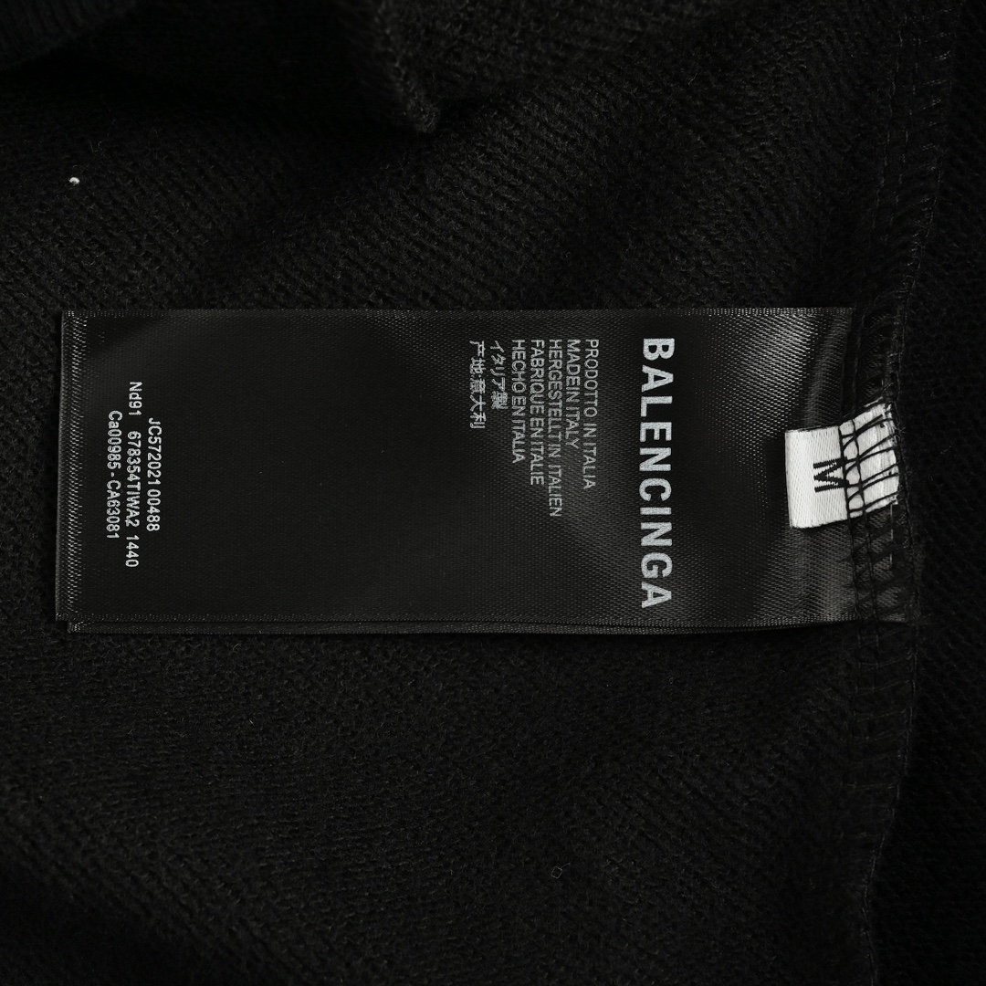 Hoodies & Sweatshirts