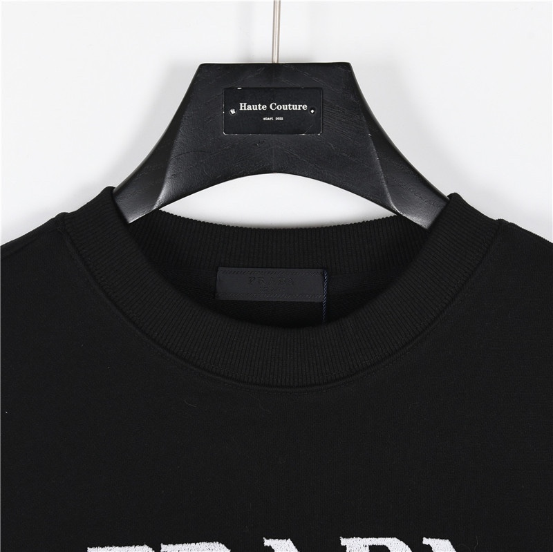 Hoodies & Sweatshirts