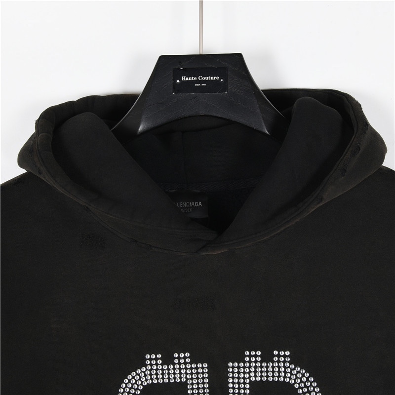 Hoodies & Sweatshirts