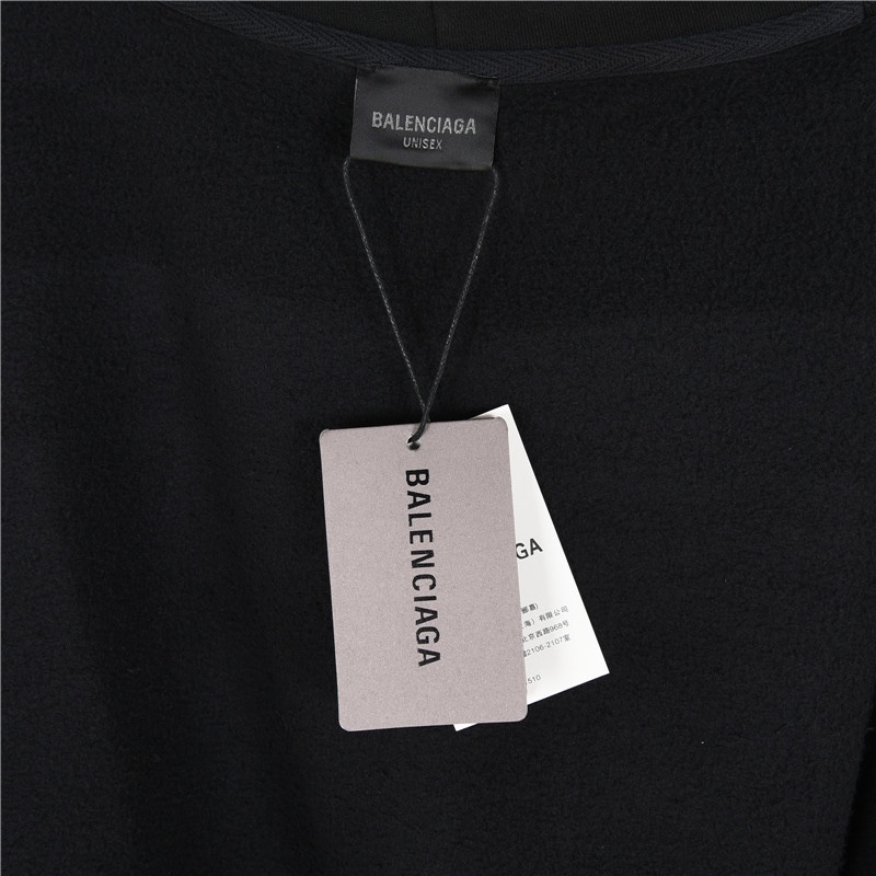 Hoodies & Sweatshirts